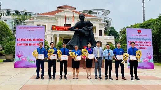 Tuyên dương 131 gương “Cán bộ, công chức, viên chức trẻ, thân thiện” thuộc Khối Dân – Chính – Đảng Thành phố