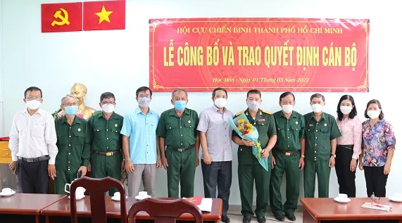 Huyện Hóc Môn công bố và trao Quyết định công tác cán bộ