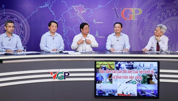 Bảo đảm các cân đối lớn của nền kinh tế và phát triển bền vững