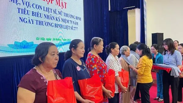 Quận Gò Vấp gặp mặt gia đình thương binh, liệt sĩ dịp 27/7