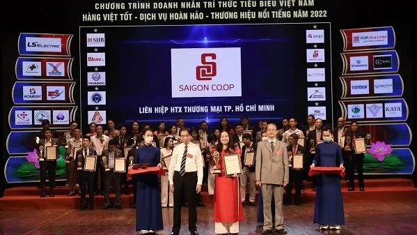 Saigon Co.op nhận danh hiệu “Top 10 thương hiệu nổi tiếng hàng đầu 2022”