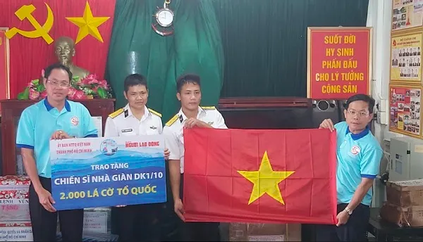 Mang yêu thương đến với Nhà giàn DK1-10