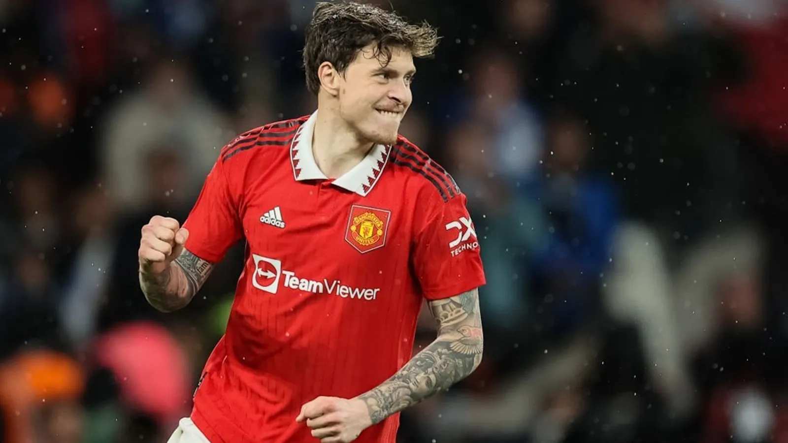 Lindelof hóa thần trong ngày MU vắng Maguire