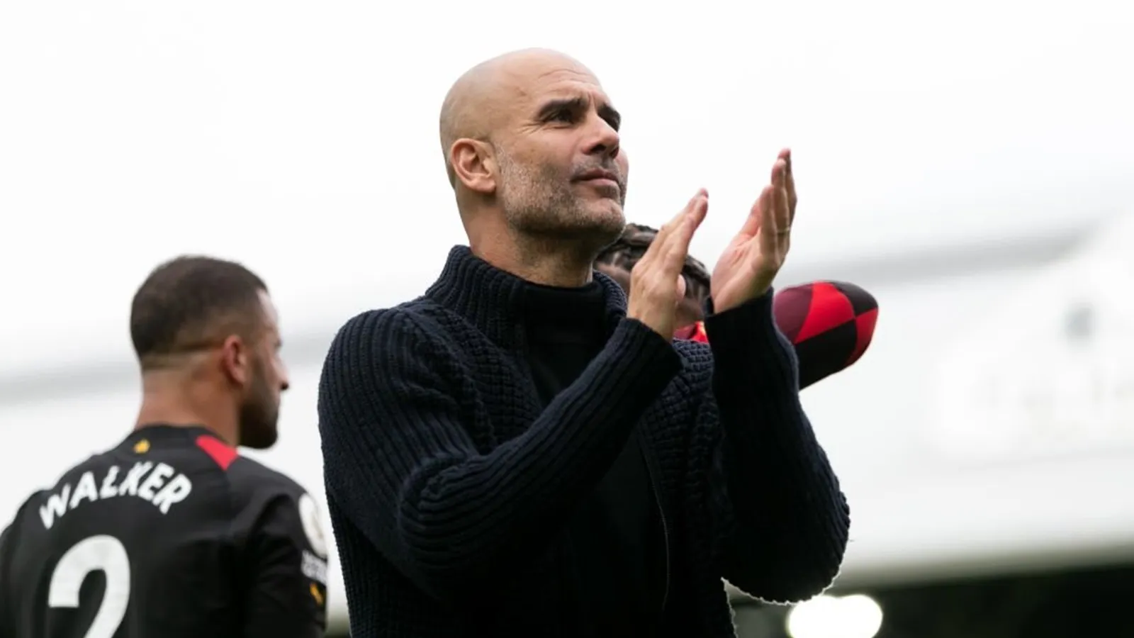 Pep Guardiola nói gì khi Man City trở lại ngôi đầu Ngoại hạng Anh?