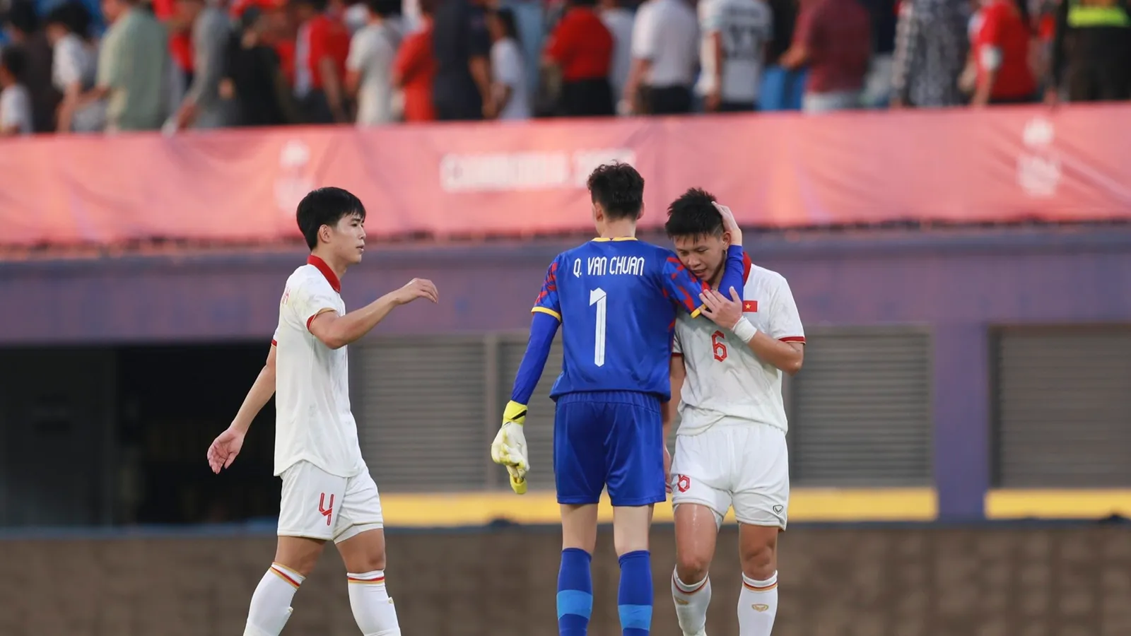 U22 Việt Nam đứt mạch giữ sạch lưới tại SEA Games vì bàn thua ngớ ngẩn
