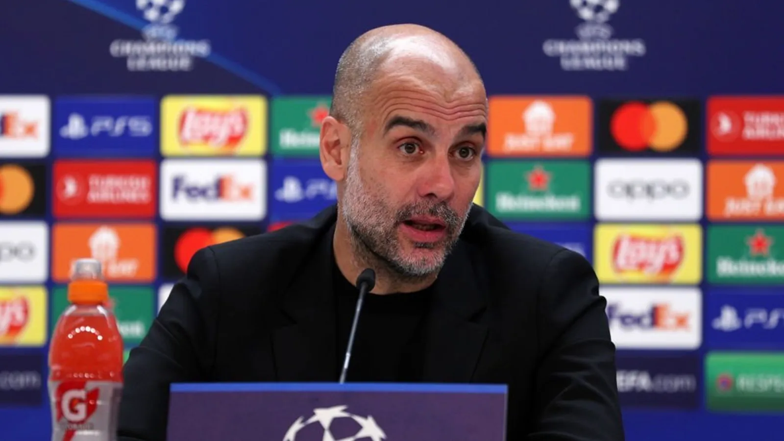 Pep Guardiola khiến phóng viên quê độ sau trận hòa Real Madrid