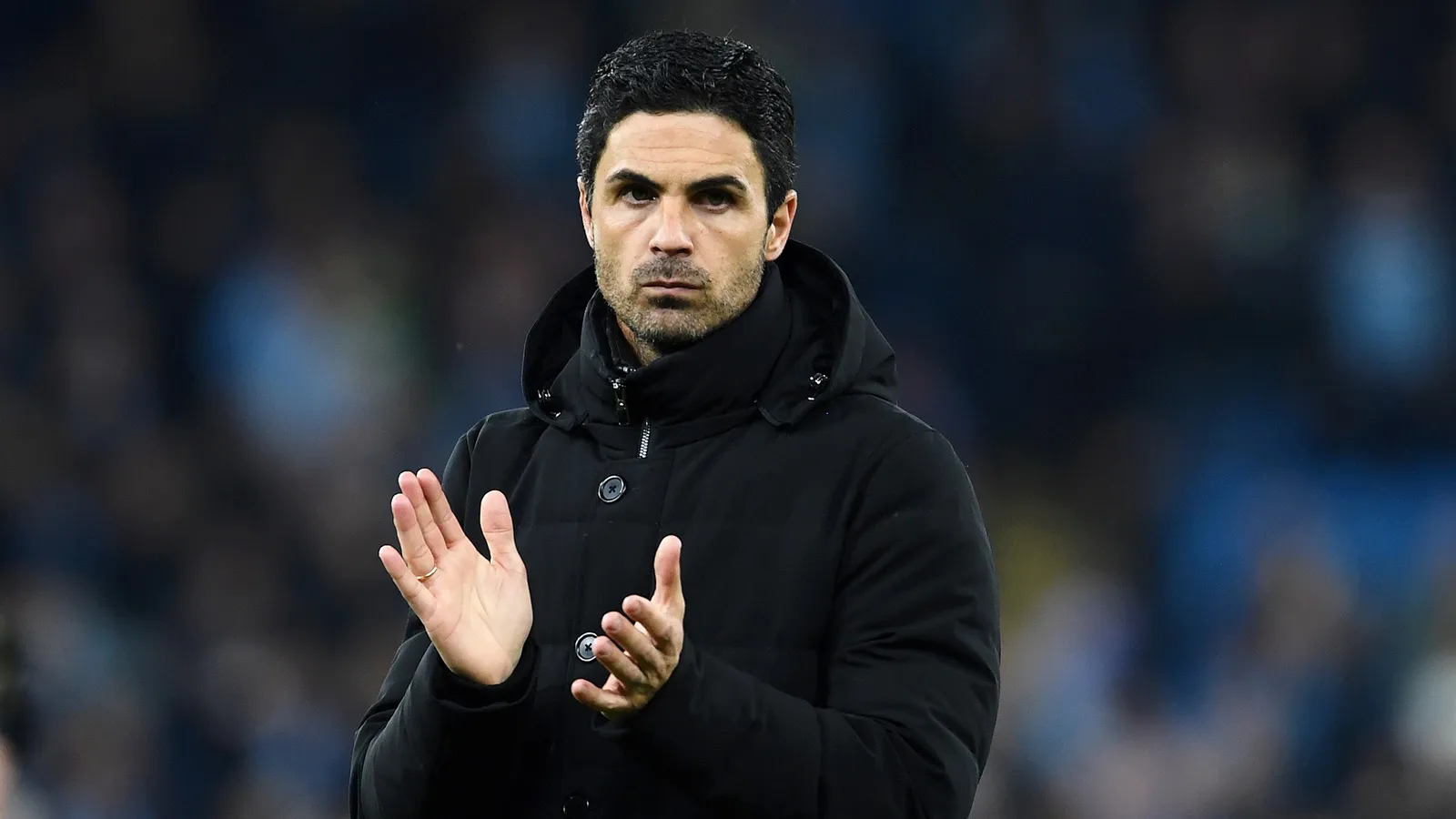 Arteta cải tổ hàng thủ, thêm cái tên Arsenal phải khăn gói ra đi