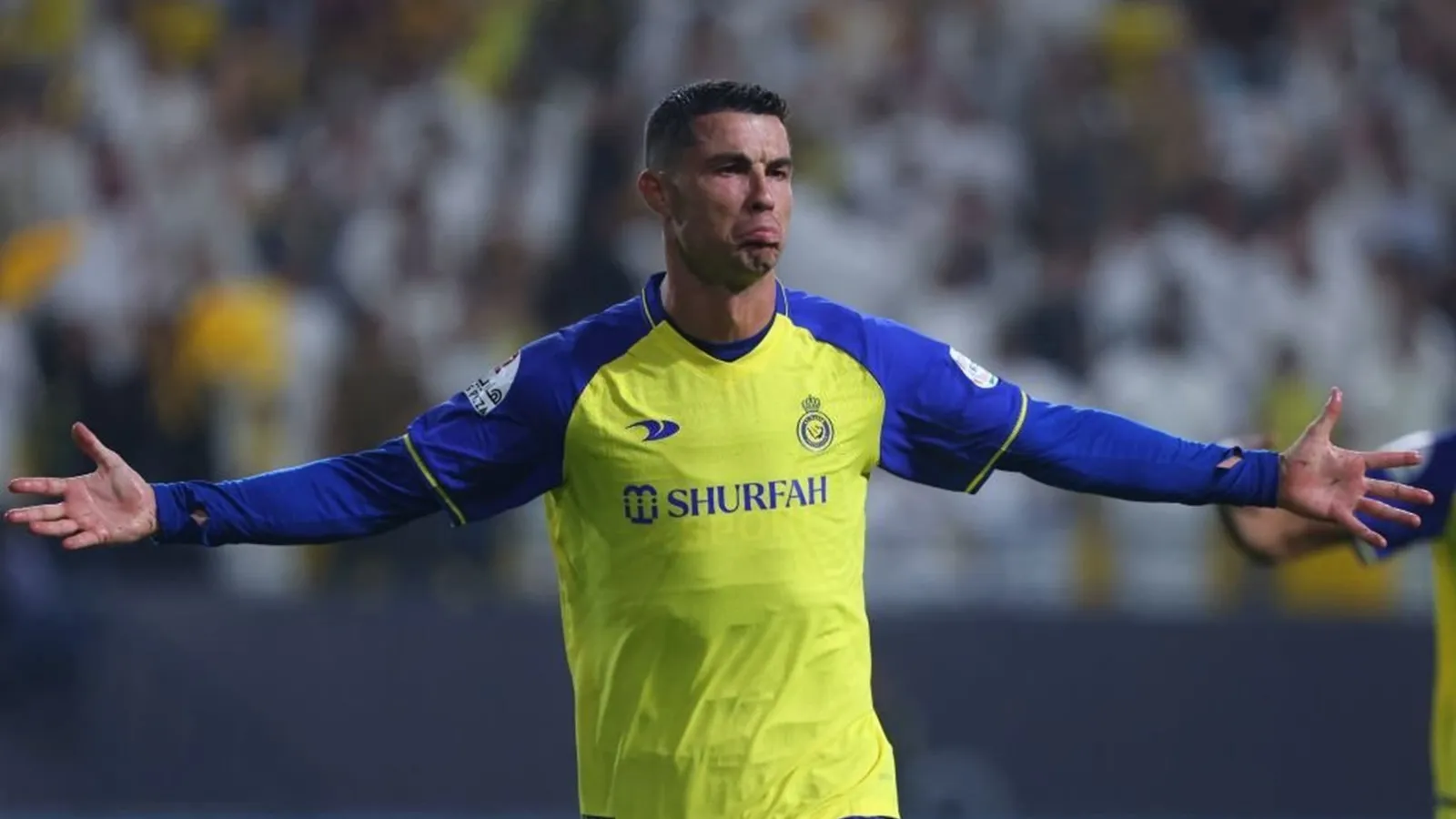 Ronaldo lập siêu phẩm cho Al Nassr, ăn mừng khác lạ làm CĐV bùng nổ