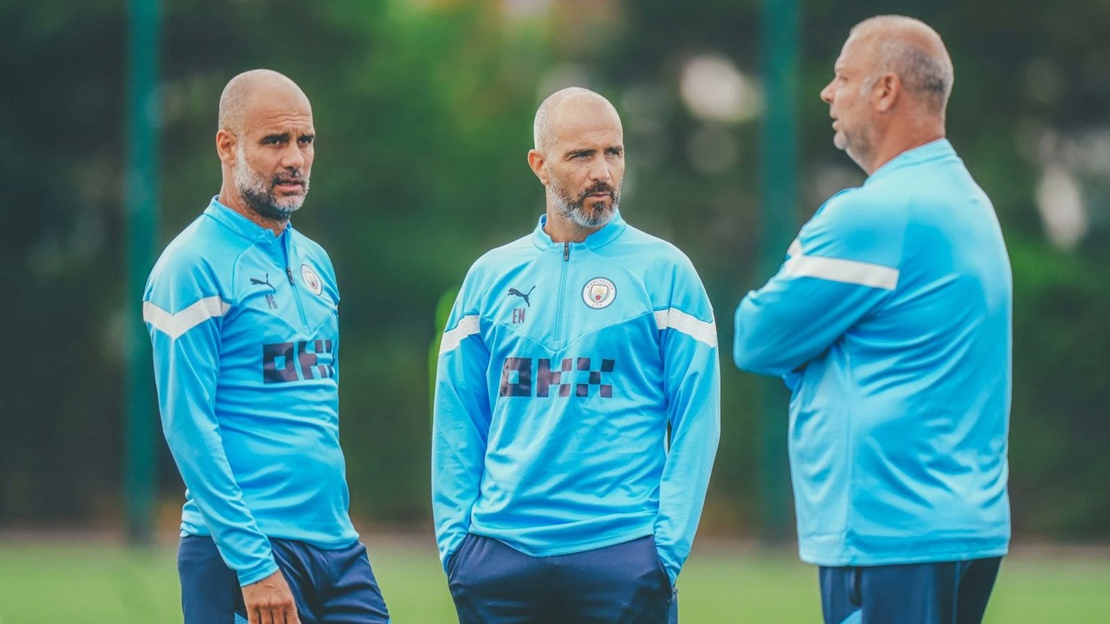 Cạ cứng của Pep Guardiola từ chối 2 CLB để ở lại Man City