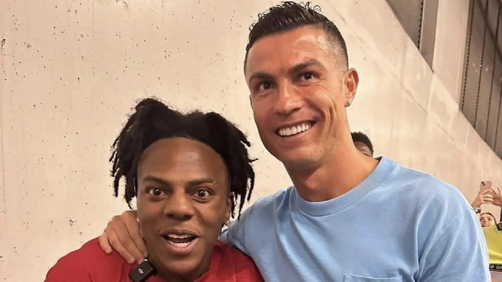 Ronaldo - IShowSpeed: Huyền thoại và fan cuồng cuối cùng đã gặp được nhau