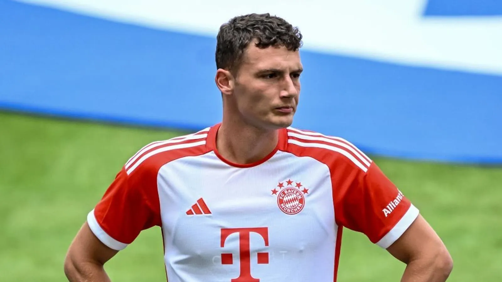 NÓNG: Pavard đòi rời Bayern Munich đến MU, chỉ còn chờ động thái này từ Ten Hag