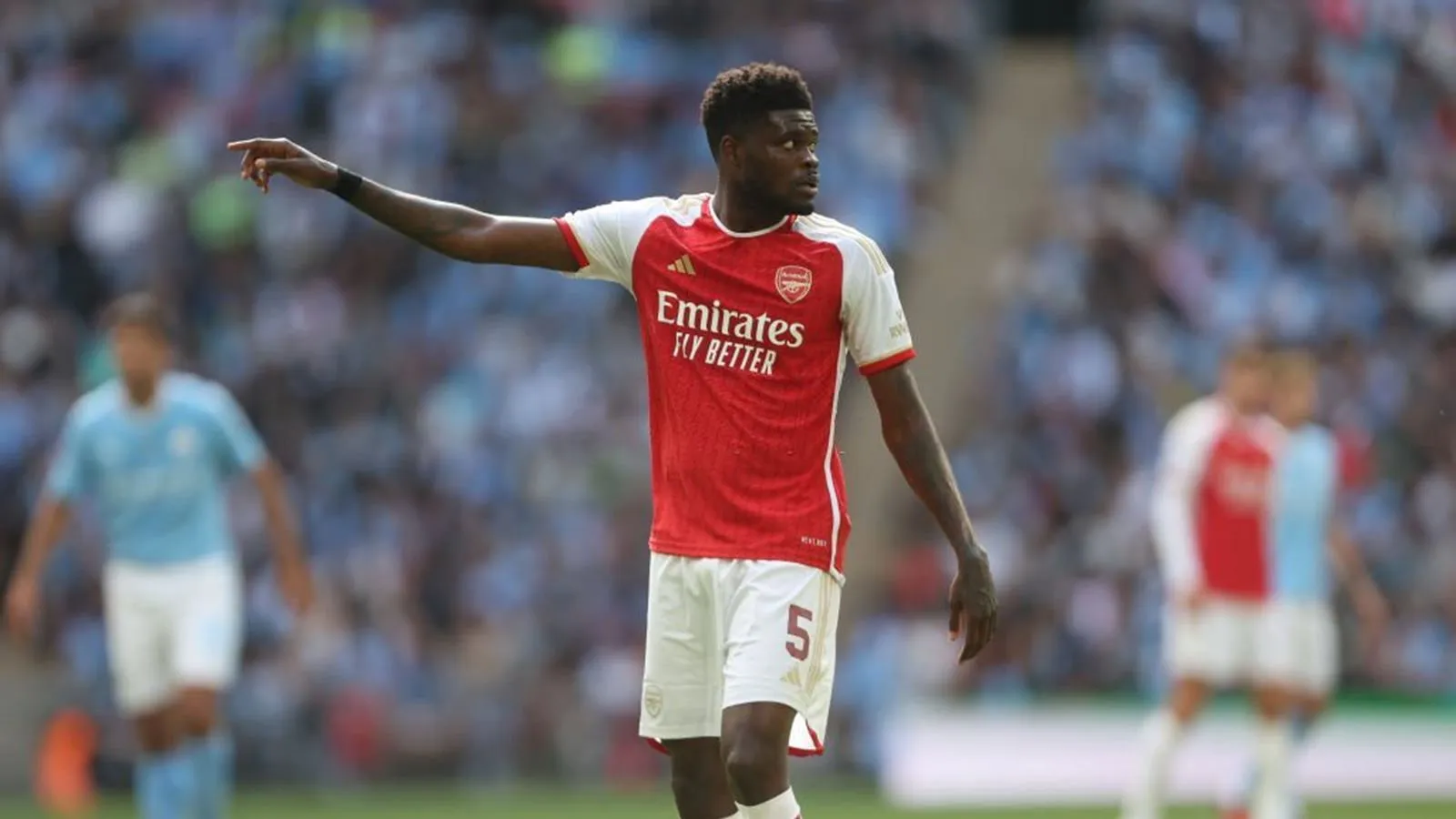 Thomas Partey mang tin xấu cho HLV Arteta, cánh phải Arsenal tan hoang