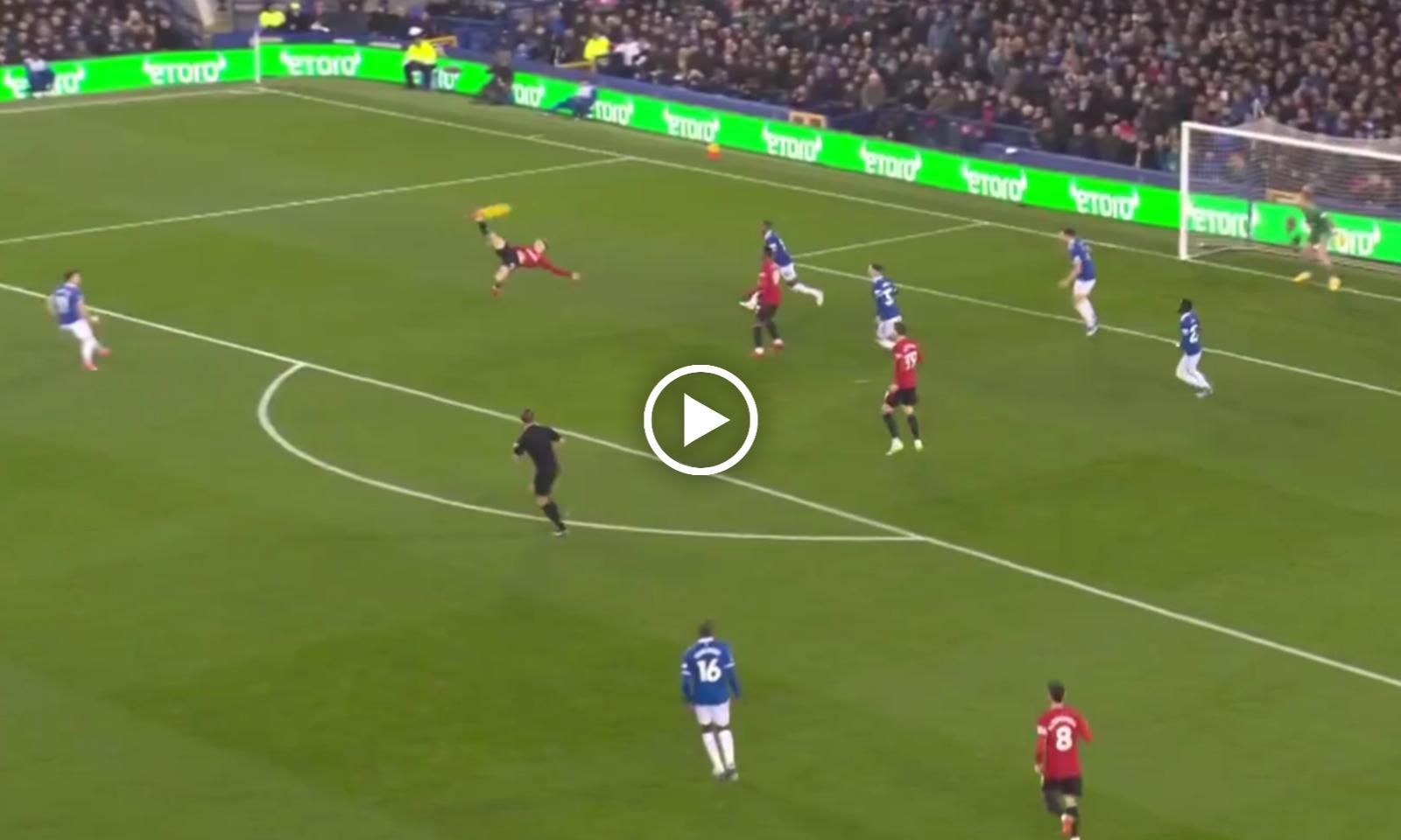 VIDEO: Garnacho tái hiện siêu phẩm để đời của Ronaldo, fan MU như bấn loạn