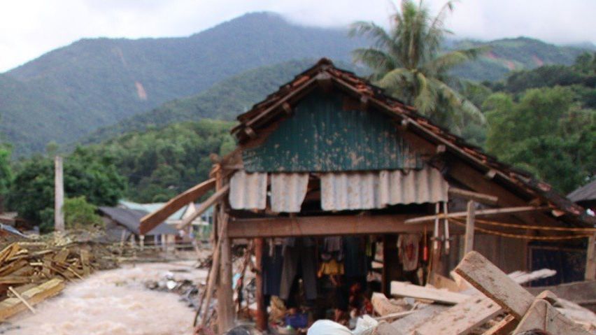 Nơi dòng lũ vừa qua