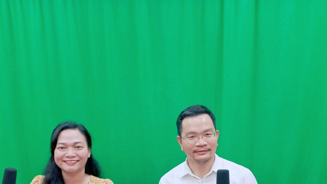 Tư vấn pháp luật cho thính giả.