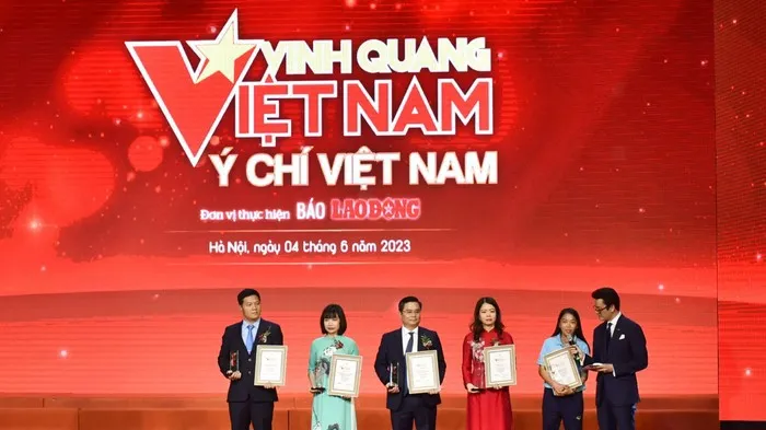 Vinh quang Việt Nam sẽ vinh danh tuyển bóng đá nữ Việt Nam