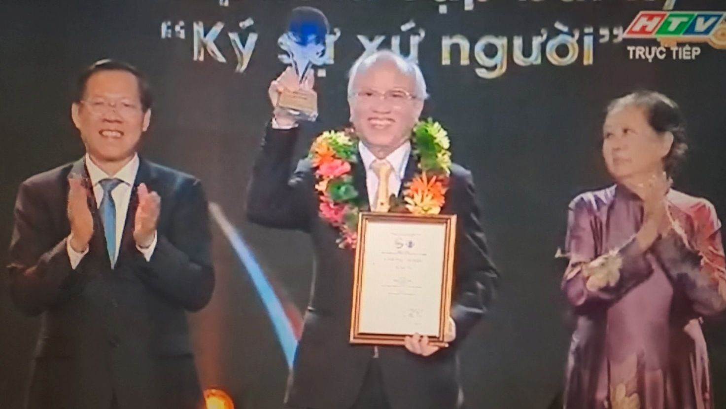 Bút ký “Ký sự xứ người” của GS.TS Trình Quang Phú