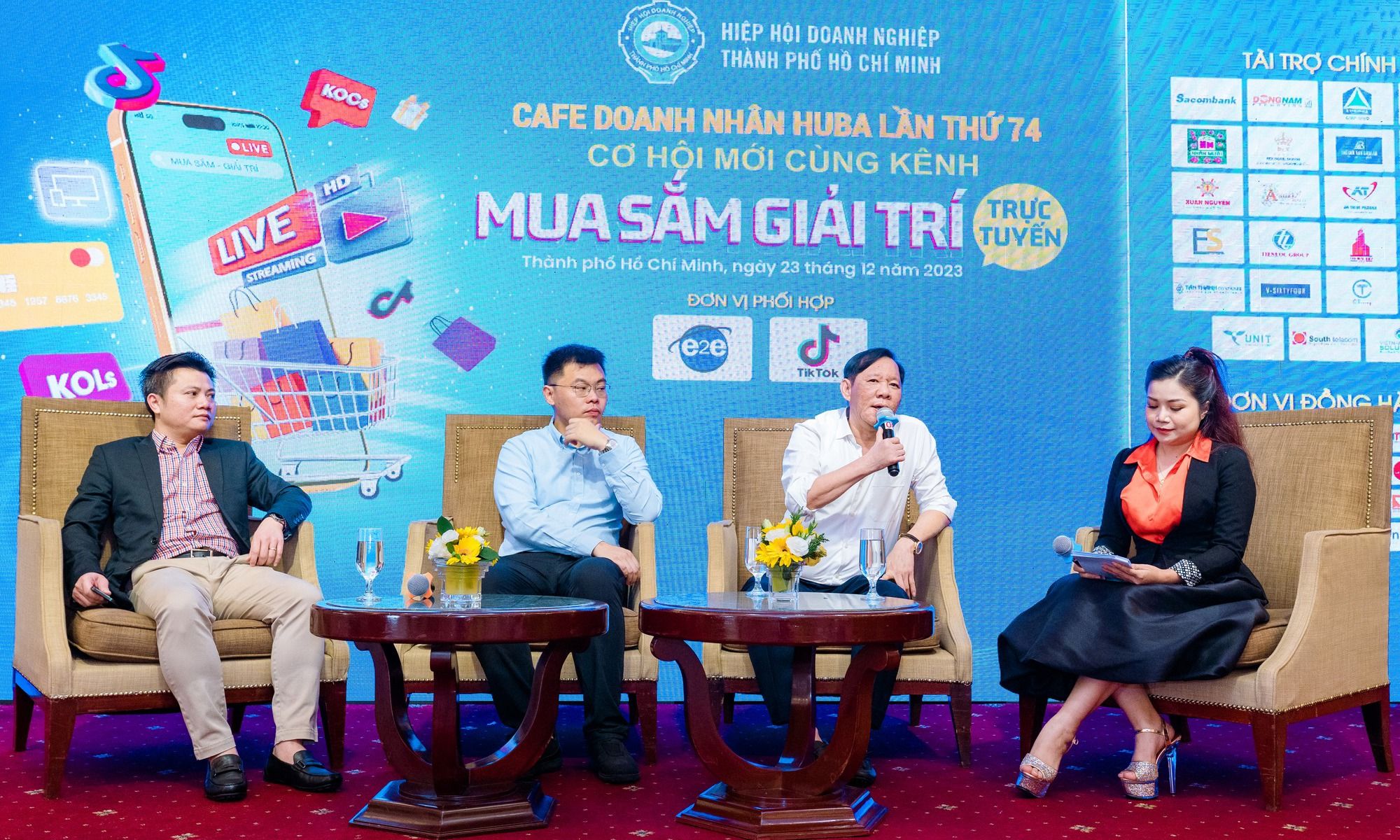 Cơ hội mới cùng kênh mua sắm giải trí trực tuyến