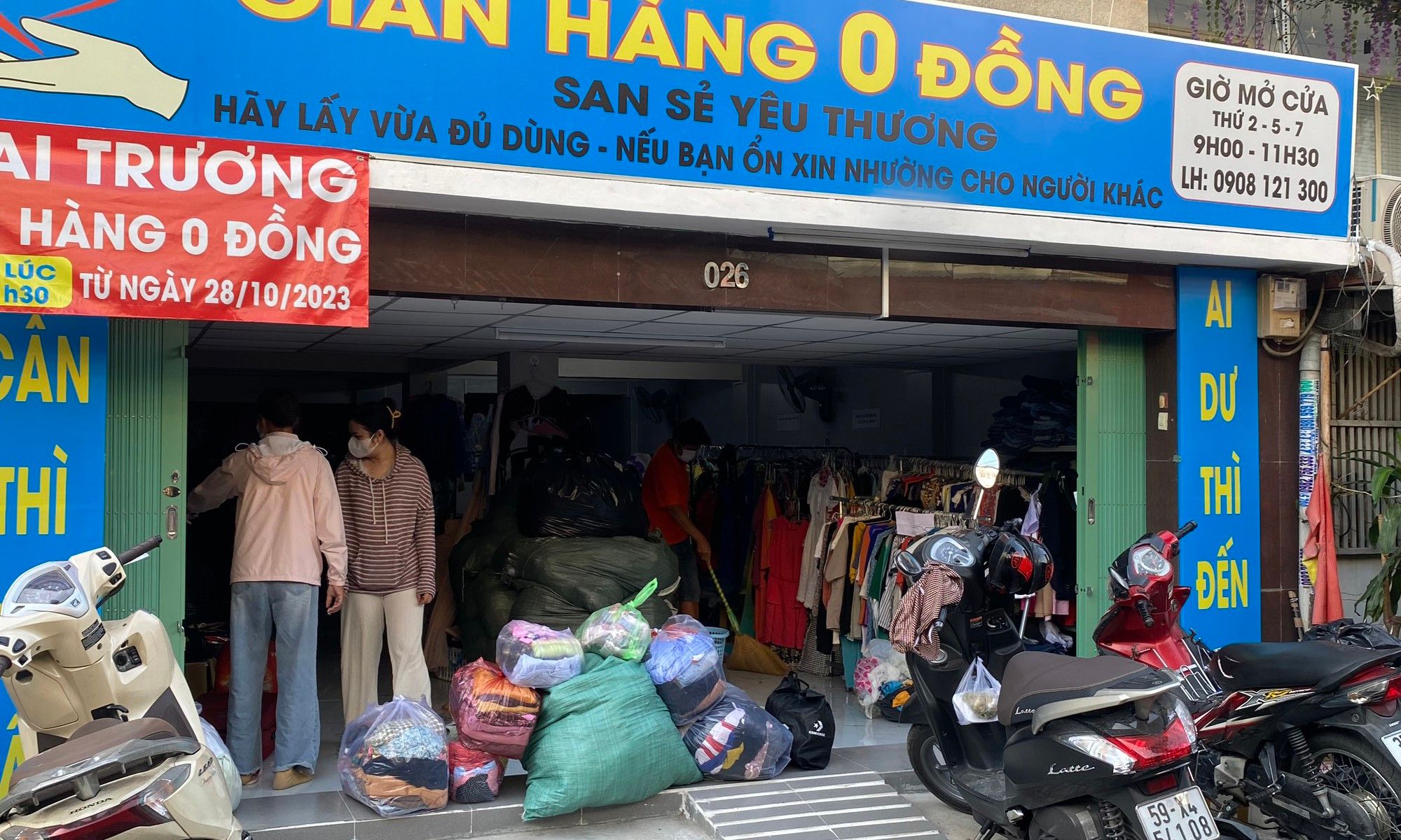 Cửa Hàng 0 Đồng Giữa Lòng Phố Thị