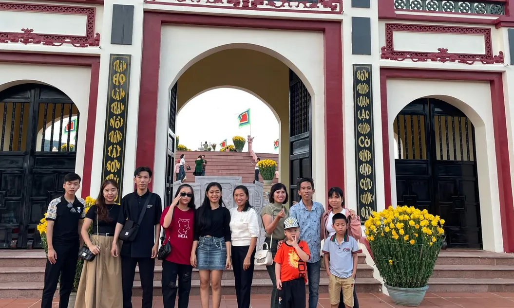 Lượng khách du lịch dịp Tết Giáp Thìn 2024 tăng cao ở nhiều địa phương trên cả nước