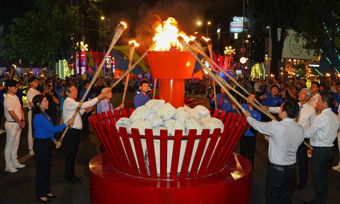 HCMC, Lao Youth Unions sign MoU on friendship establishment, cooperation
