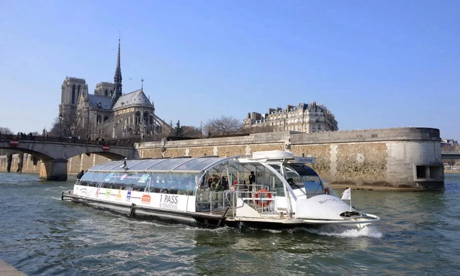 Tham quan sông Seine nổi tiếng của Paris 