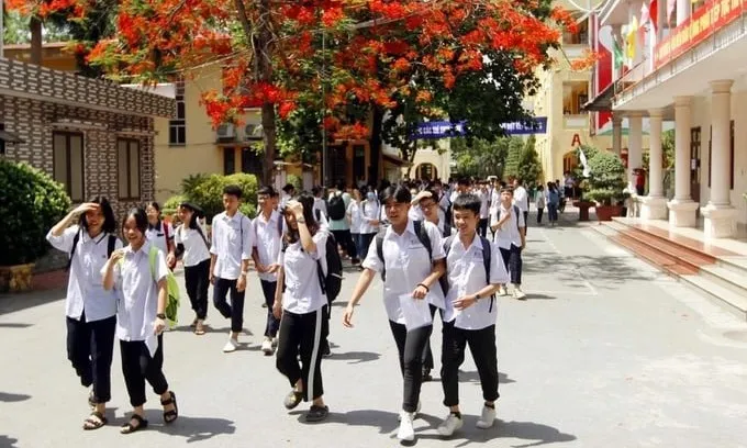 Schools in HCMC coping with extremely hot weather