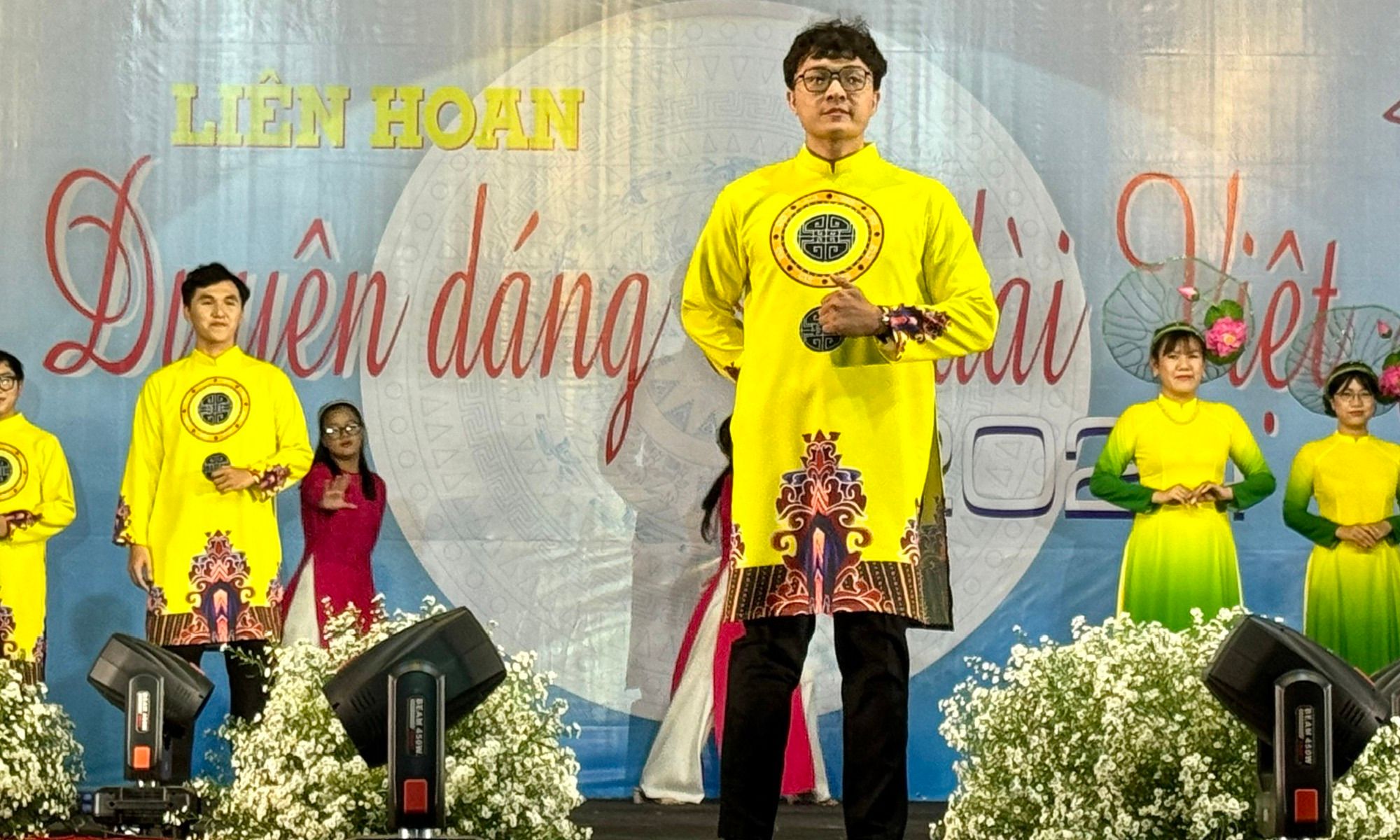 Liên hoan duyên dáng áo dài năm 2024