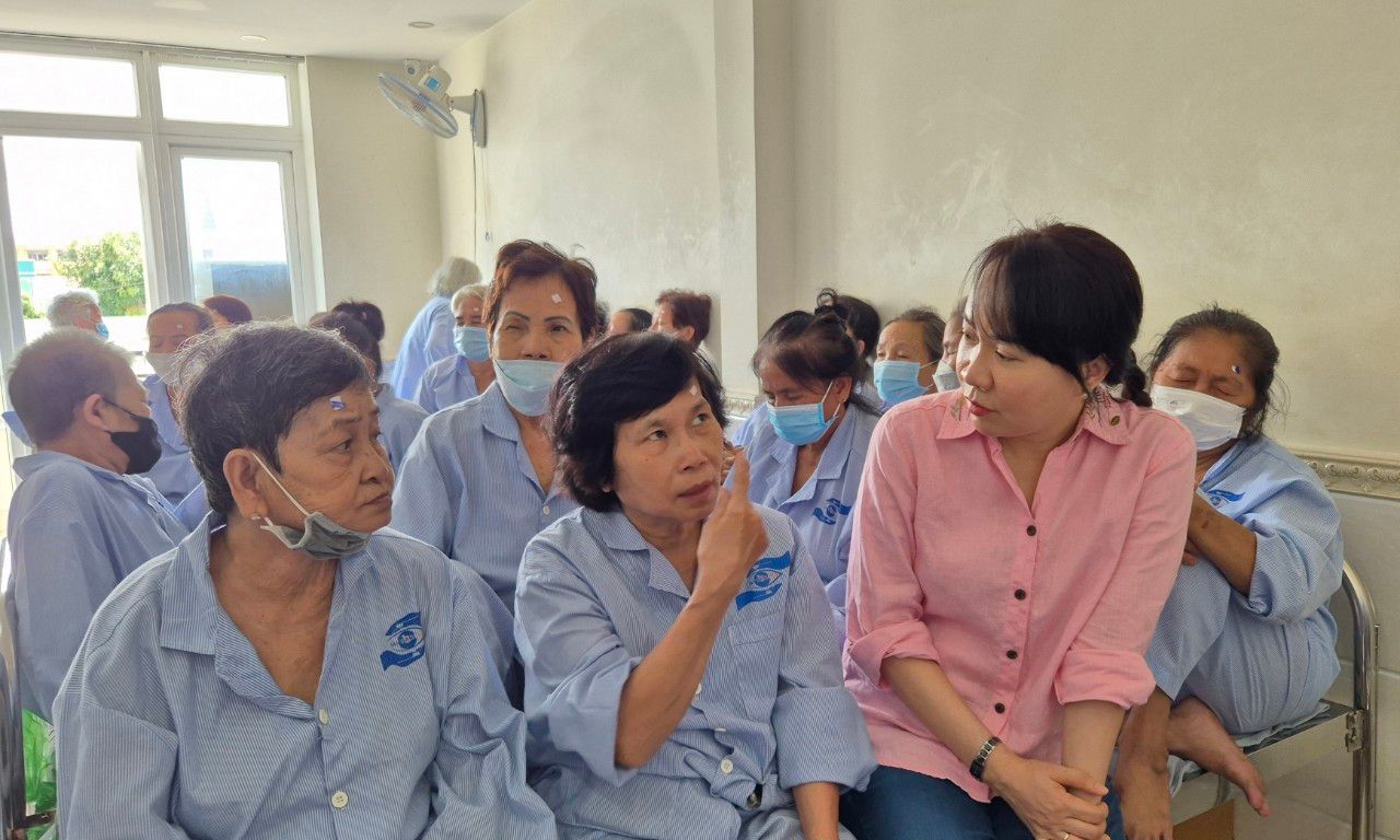 Đôi mắt sáng