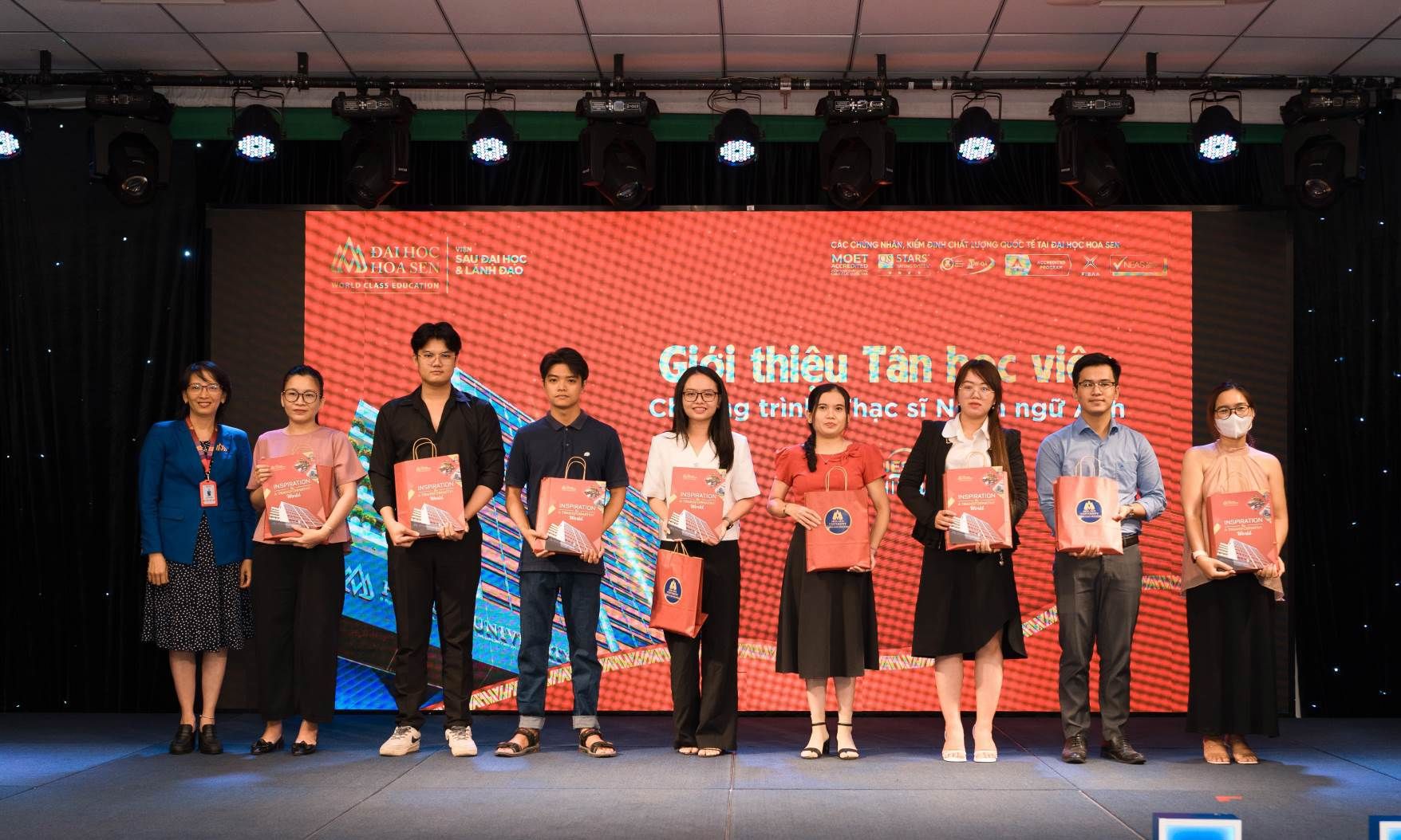  Lễ khai giảng và Mini Talk: “Hoàn thành luận văn và công bố khoa học 2 trong 1”.