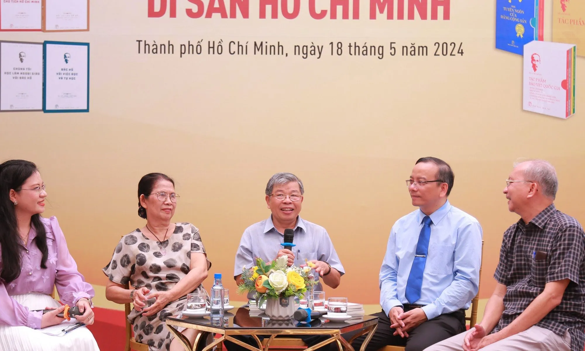 Nhà xuất bản Trẻ kỷ niệm 25 năm thành lập Tủ sách Di sản Hồ Chí Minh