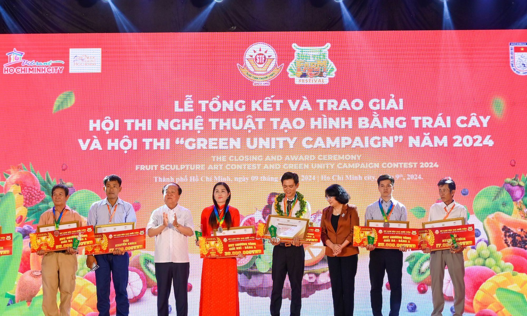 Trao giải Hội thi Nghệ thuật tạo hình bằng Trái cây - Suối Tiên Farm Festival 2024