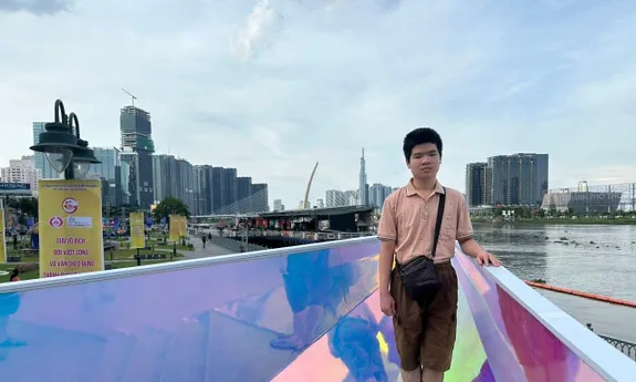 HÀNH TRÌNH ĐI QUA BÓNG TỐI CỦA MAI BẢO