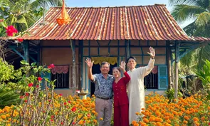 CHUYỆN NHÀ ÚT TÌNH 