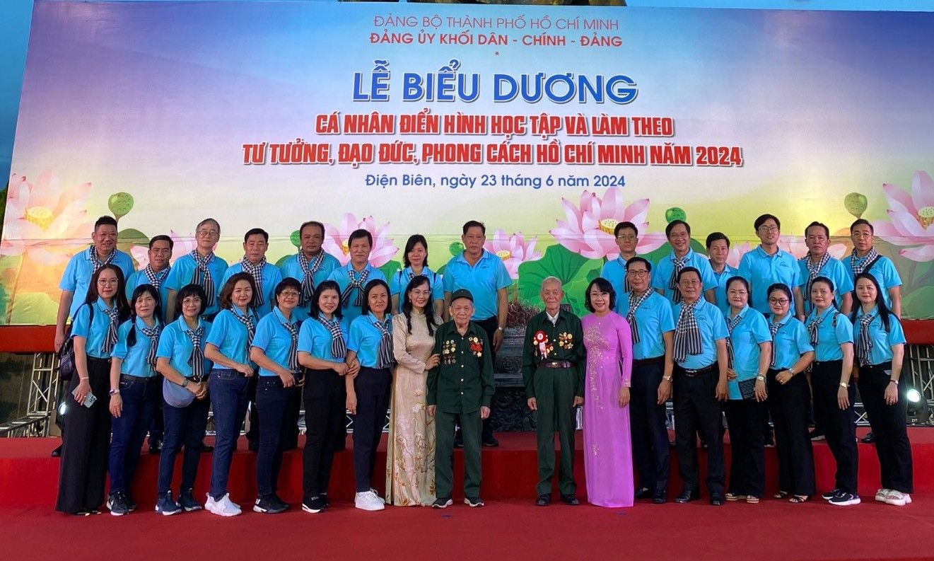 Học tập Bác qua chân dung chiến thắng Điện Biên.