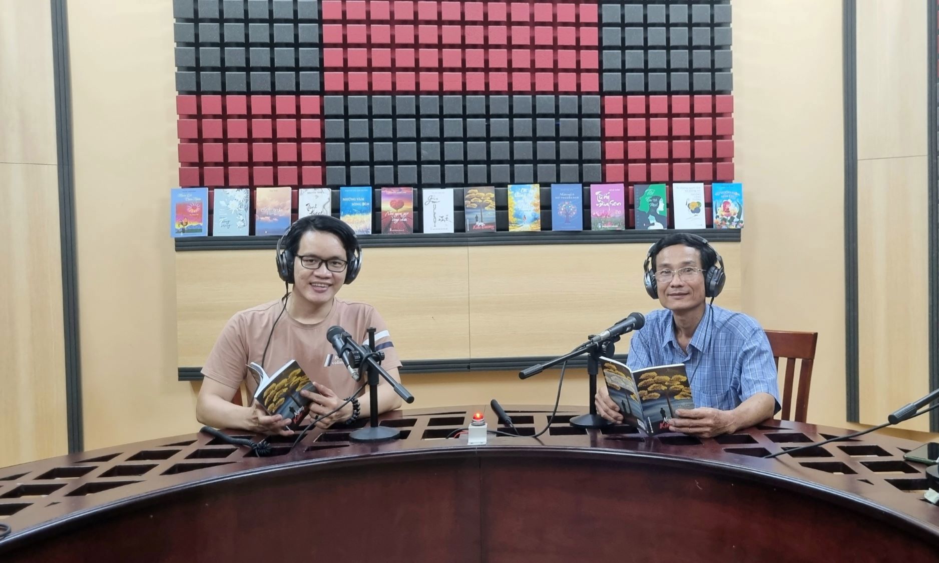 Khám phá “ngày kim cương” trong thơ Vũ Tuấn