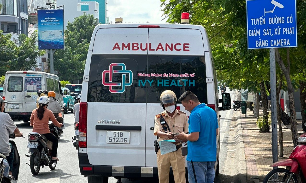 Tổng ra soát, kiểm tra, xử lý đối với xe sử dụng phát tín hiệu ưu tiên không đúng quy định