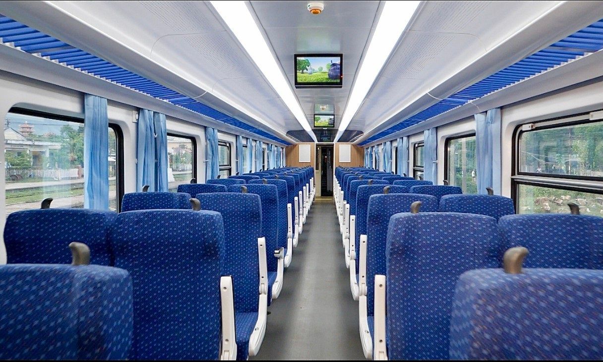 De nouveaux trains de la ligne Saigon-Nha Trang en essai