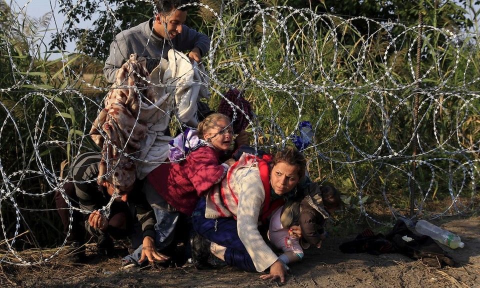 Hungary sẽ cấp vé miễn phí cho người di cư đến Brussels