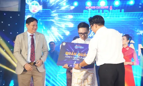 Giao lưu với Huỳnh Trọng Tấn - Quán quân Giọng ca vàng Bình Định lần thứ 4-2024