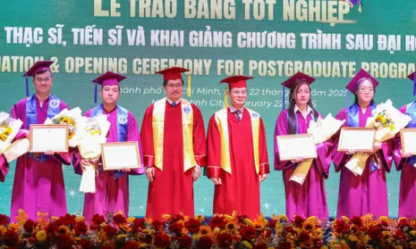 Hơn 200 học viên cao học, nghiên cứu sinh được trao bằng Tiến sĩ, Thạc sĩ Luật