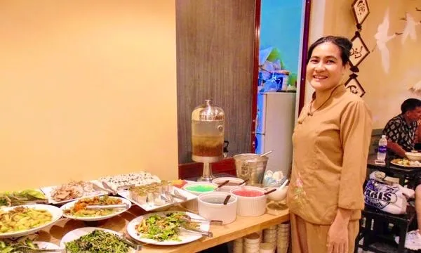 Nhà hàng chay hơn 7 năm phục vụ những người khó khăn