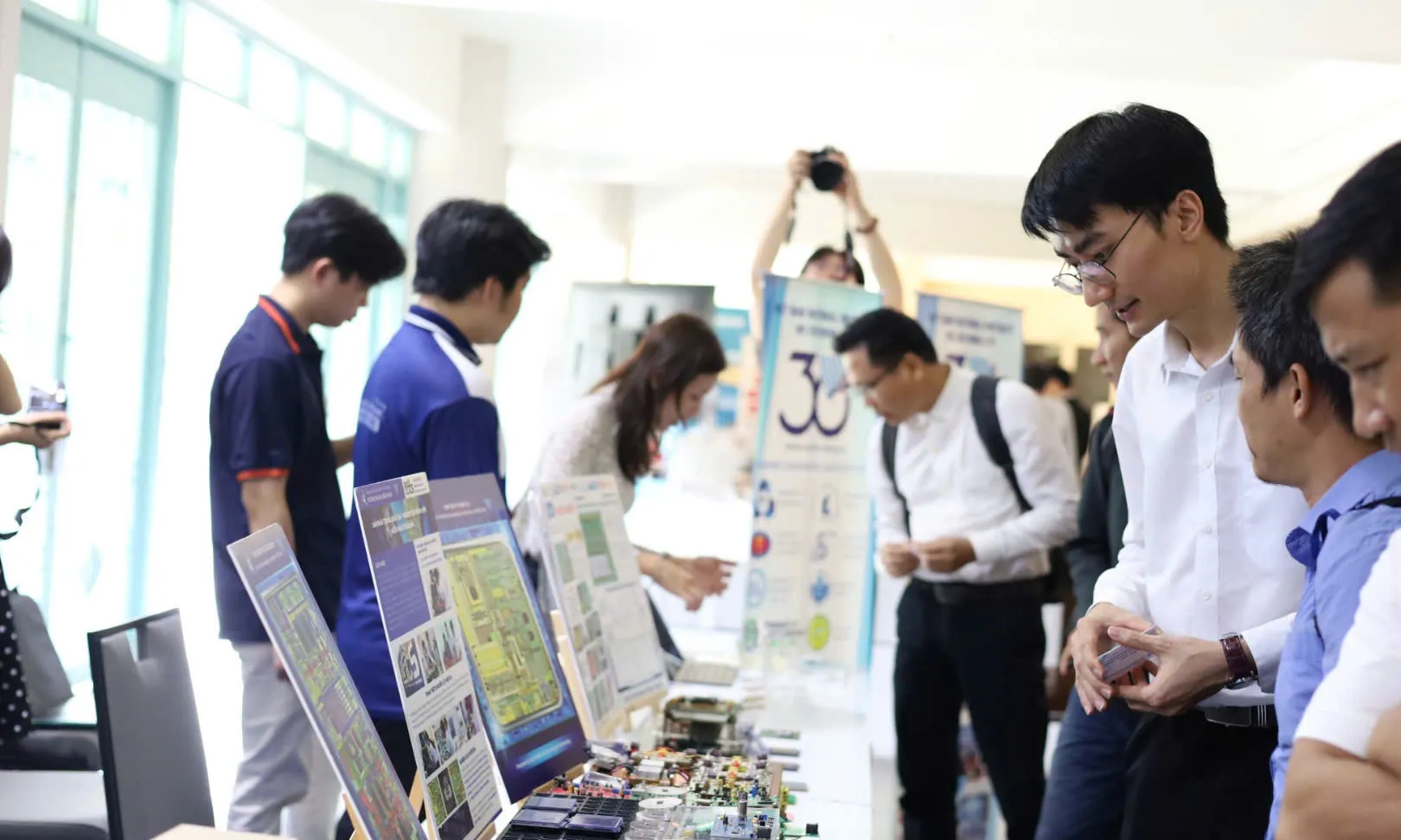 PT nguồn nhân lực chất lượng cao các ngành CN cốt lõi - động lực thực hiện hiệu quả Nghị quyết 57