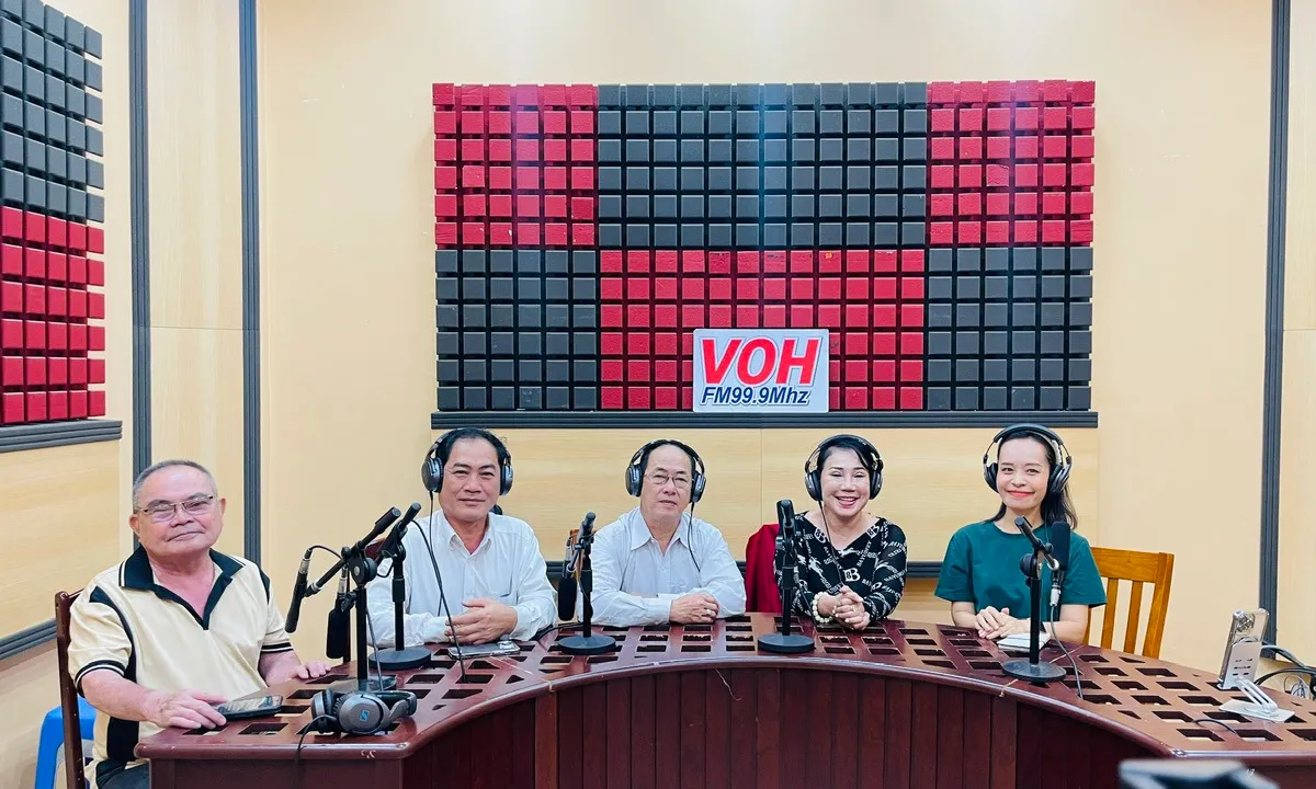 NSUT Tuyết Ngân - Từ Bông lúa vàng đến cô đào hội diễn với hàng loạt huy chương