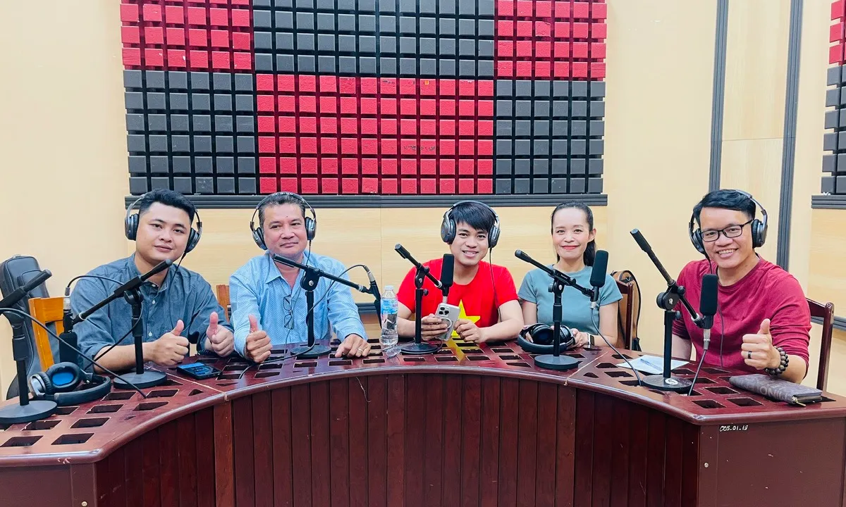 NS Hùng Vương và lần đàu thử sức vai Tiết Giao 