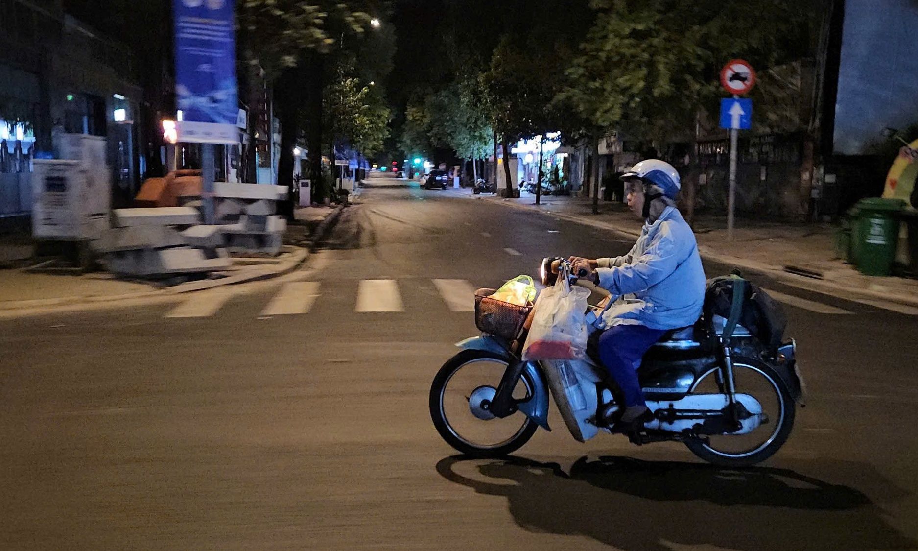 TÂM TÌNH CỦA BÀ ÁNH BÁN BÁO