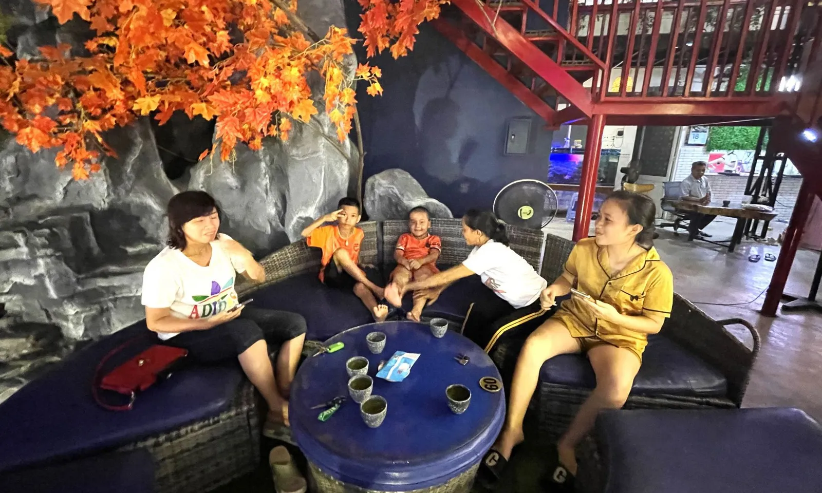 Áp lực chi tiêu khi giá điện tăng cao giữa mùa nắng nóng