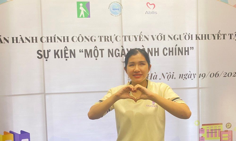 TỎA SÁNG TỪ BÓNG TỐI