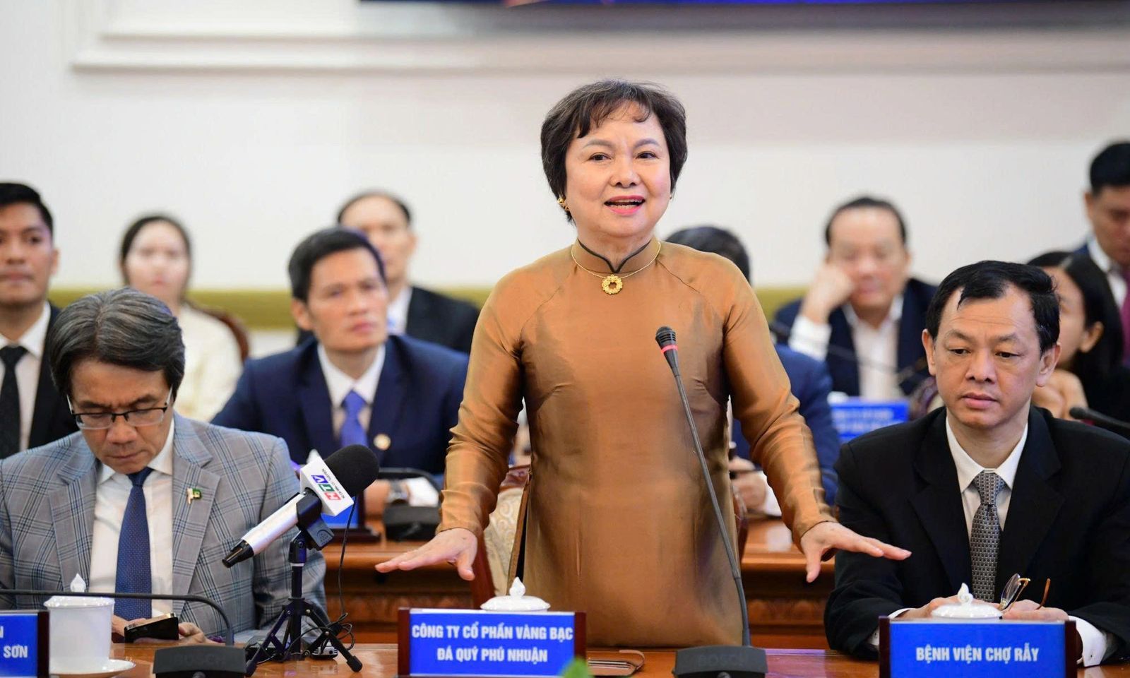 Con người,sáng tạo, văn hóa là giá trị cốt lõi, là nền tảng “ làm nên thương hiệu PNJ.