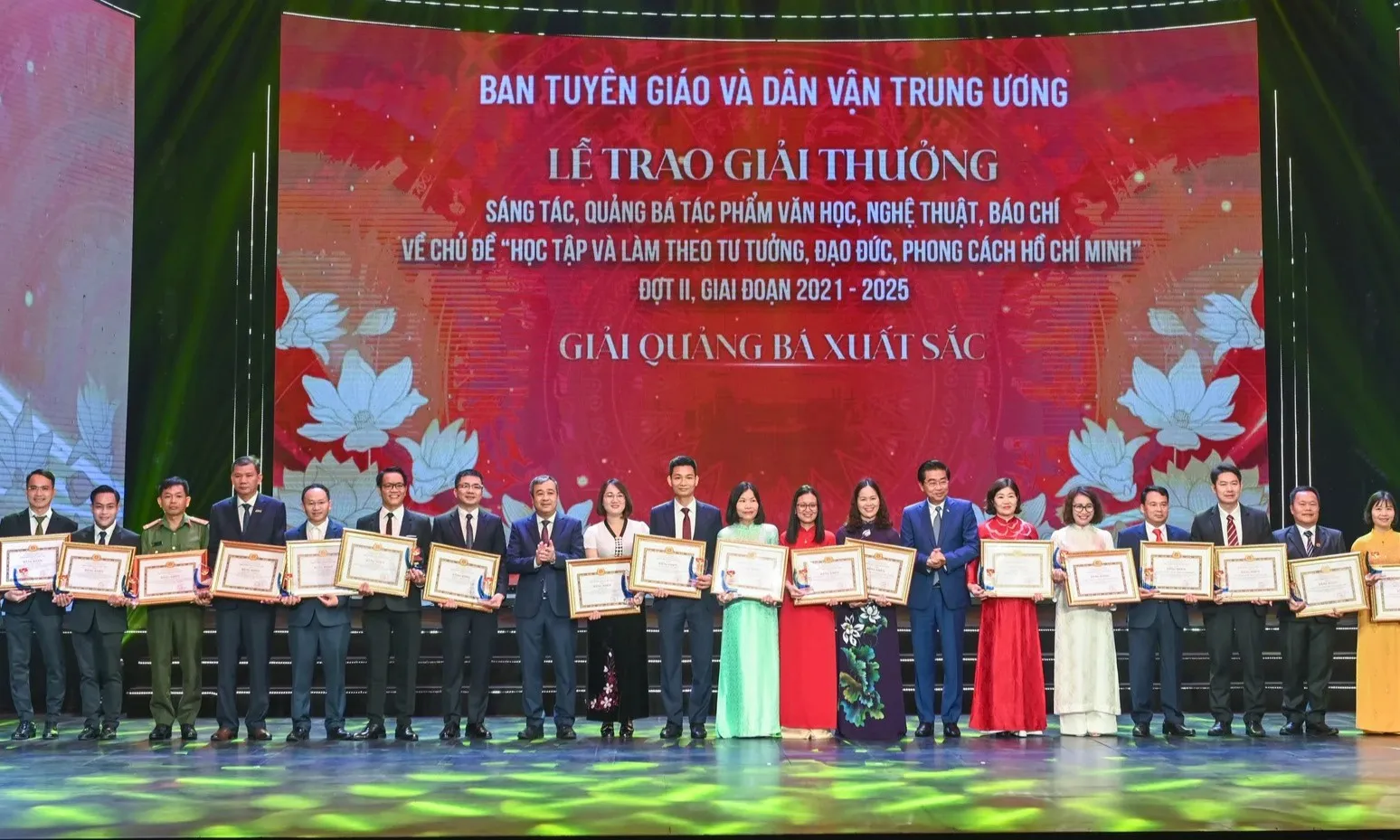 Vinh danh những tác giả - tác phẩm “Học và làm theo Bác”
